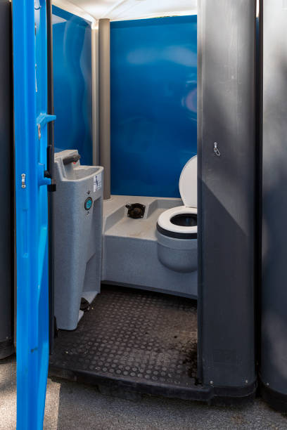 Best Temporary restroom rental  in Salyersville, KY